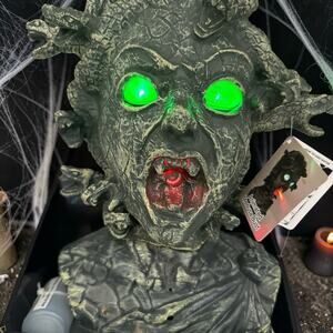 Halloween Animated Medusa Bust Spooky Village 12" Light Up Eyes Water Fogging